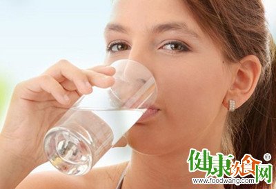 健康飲食提醒：寒冷冬天也要多喝水